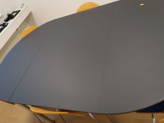 Konference-/spisebord med 9 stk. stole