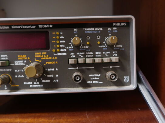 High Resolution timer/counter 120 MHz PHILIPS PM 6671