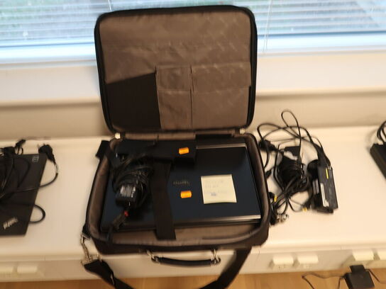 Bærbar PC ZEPTO med taske