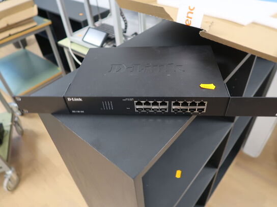 D-Link 19" 16 port switch 1Gbit/ Lenovo thinkpad display 