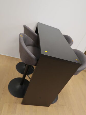 Højbord 120x50 cm med 4 stk. højstole