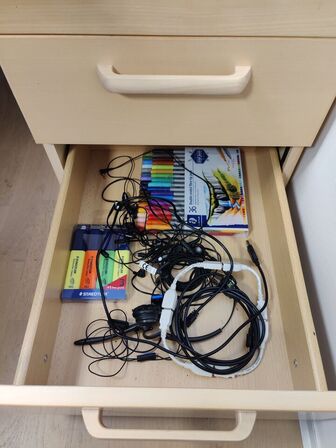 El Hæve/sænke skrivebord 200x80/120 cm med skuffesektion