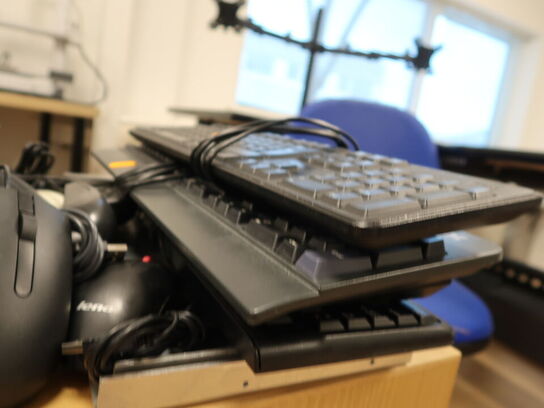 Blandede tastatur og mus