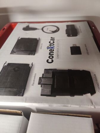 Stort lot med reoler og eketronik indhold (køber skal selv afmontere) (OBS står i kælder)