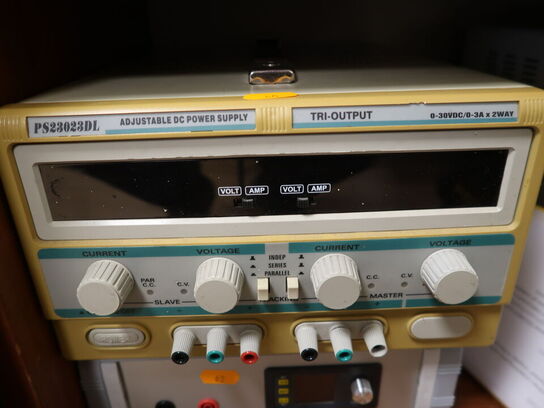 Justerbar DC strømforsyning PS23023DL