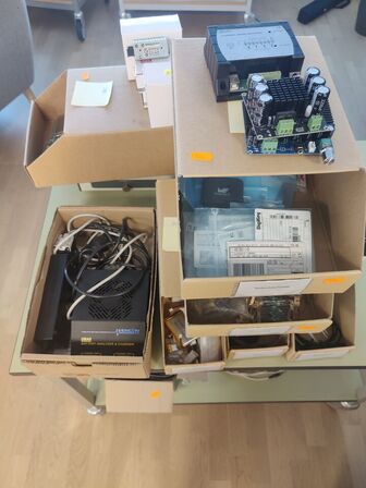 Forstærker, Strømforsyninger, små OLED displays, LiFePo batterier