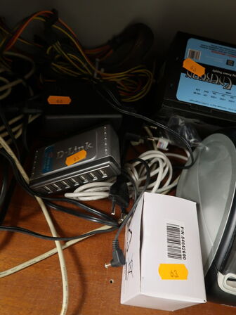 Label printer DYMO Labelwriter 450 + diverse elektronik