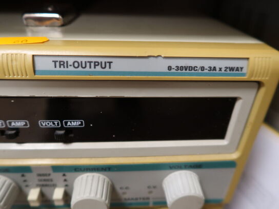 Justerbar DC strømforsyning PS23023DL