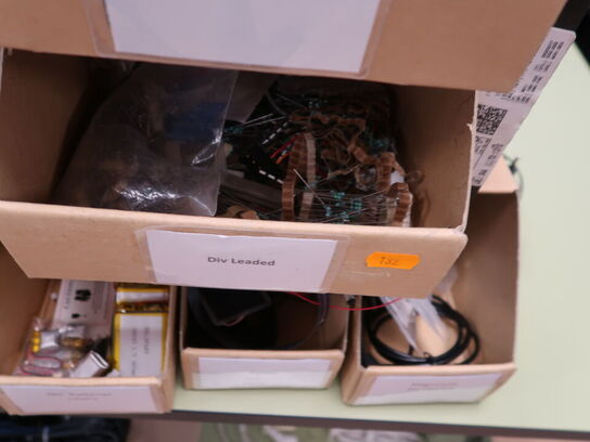 Forstærker, Strømforsyninger, små OLED displays, LiFePo batterier