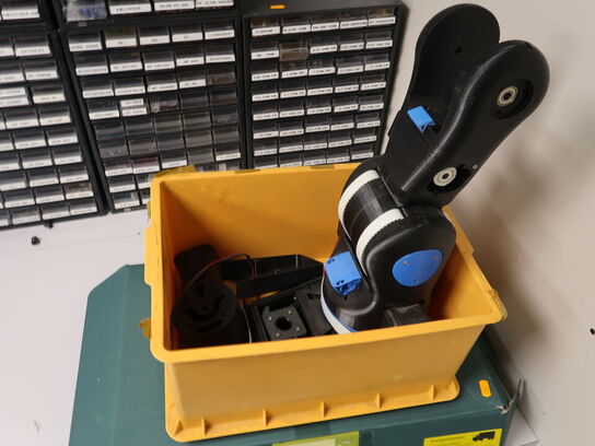 5 Axis robotarm, 3D printet, med stepper motor og controller