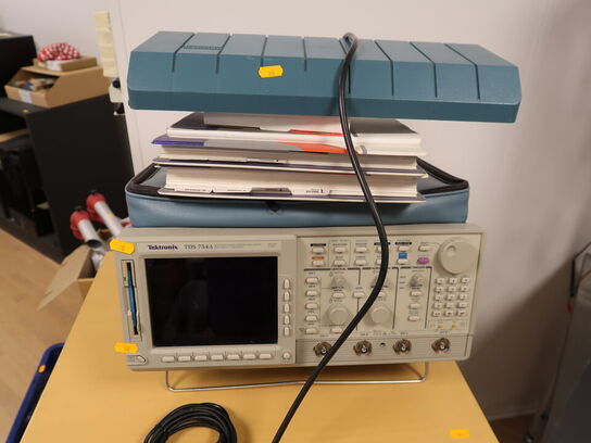 Digitalt 4ch 500MHz 2GS/s oscilloscop TEKTRONIX TDS 754A