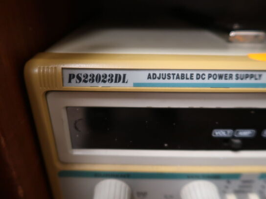 Justerbar DC strømforsyning PS23023DL