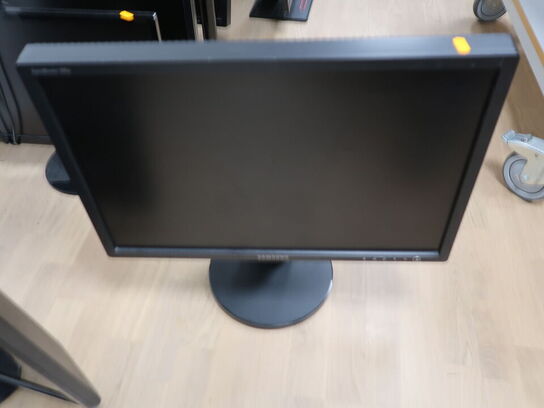 Skærm SAMSUNG 24"