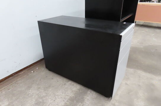 Kommode og skuffekassette