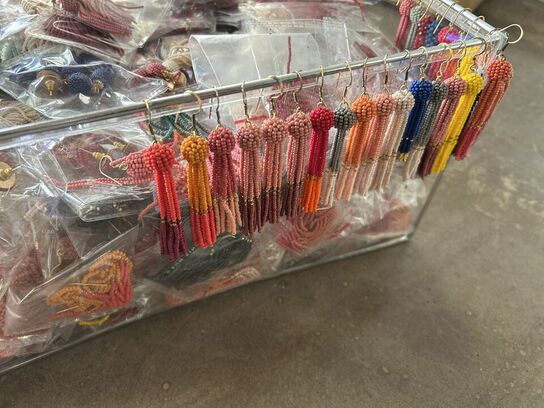 Øreringe i perler 100 stk