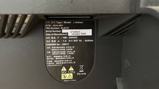 2 Stk. Skærme 19" SAMSUNG + LENOVO