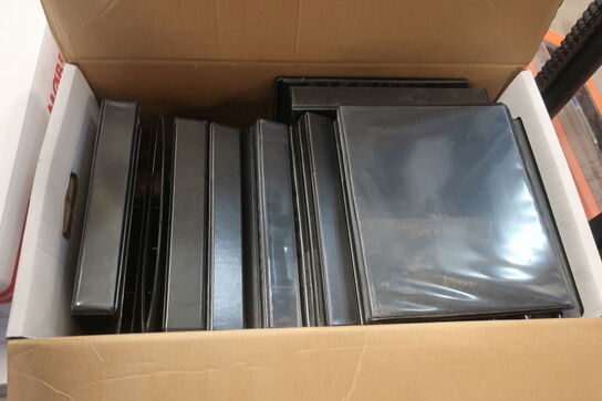 14 Flyttekasser med kontoraktikler