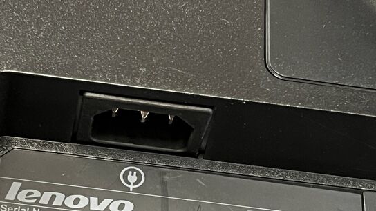 2 Stk. Skærme 23" LENOVO