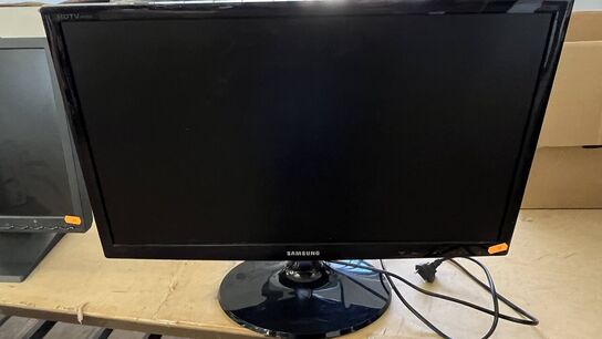 3 Stk. Skærme AOC 24", SAMSUNG 24", LENOVO 19"