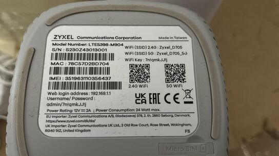 3 Stk. Router ZYXEL LTE5398-M904
