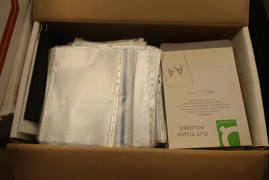 14 Flyttekasser med kontoraktikler