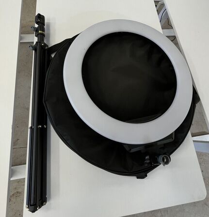 Ringlys 19" AFI R119 m. Stativ