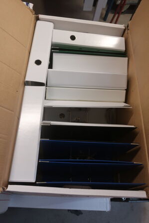 14 Flyttekasser med kontoraktikler