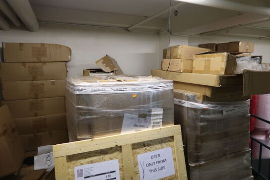 Ca. 25 stk. paller med magnetæsker, plastikposer, 