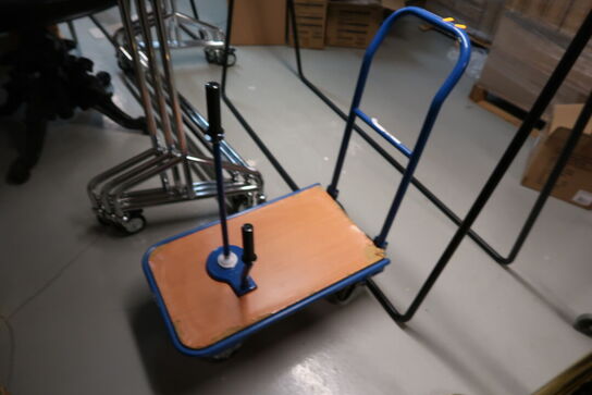 Opbevaringsvogn samt folieomvikler