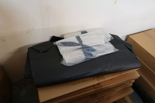 Div. Bøjler, alarmer til høj, plastikposer samt indpakningspapir