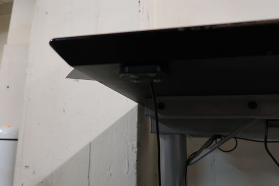 El. hæve/sænke skrivebord samt kontorstol