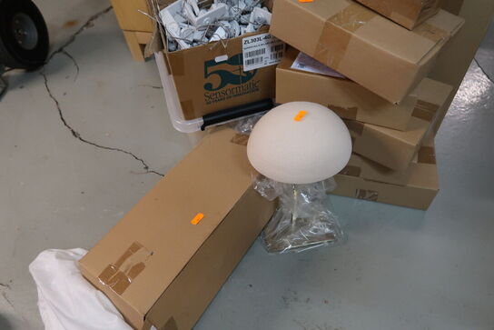 Div. Alarmer til tøj, samt udstillingstilbehør