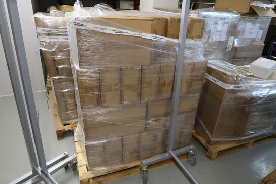 Ca. 25 stk. paller med magnetæsker, plastikposer, 