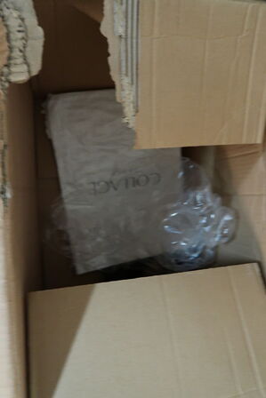 Div. Bøjler, alarmer til høj, plastikposer samt indpakningspapir