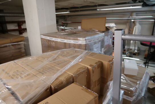 Ca. 25 stk. paller med magnetæsker, plastikposer, 