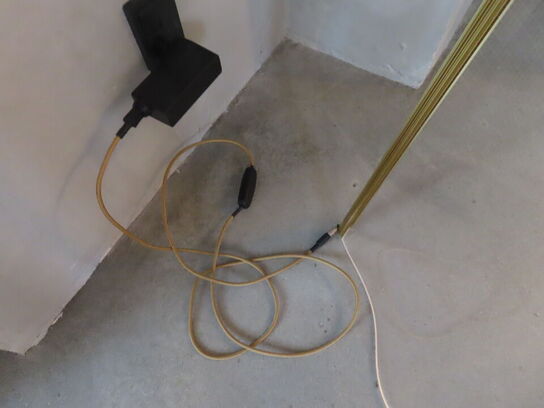 Akryl lampe PARACHILNA PARTISANS