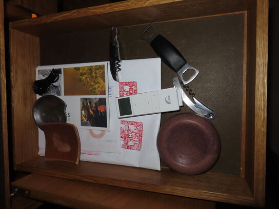 Diverse vinglas, vandglas, bestik, m.v.