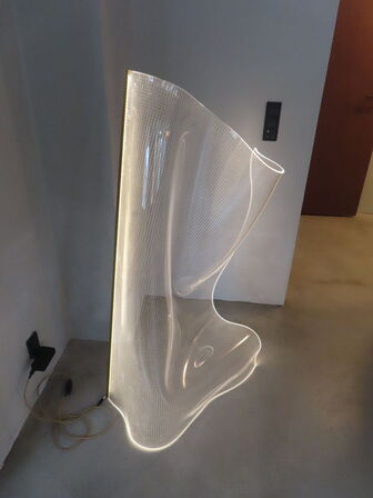 Akryl lampe PARACHILNA PARTISANS