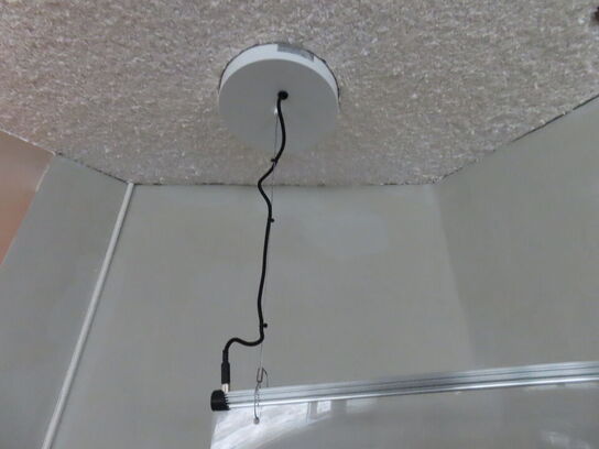 Akryl lampe PARACHILNA PARTISANS