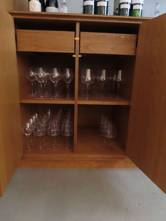 Vin & Barsystem KØBENHAVNS MØBELSNEDKERI