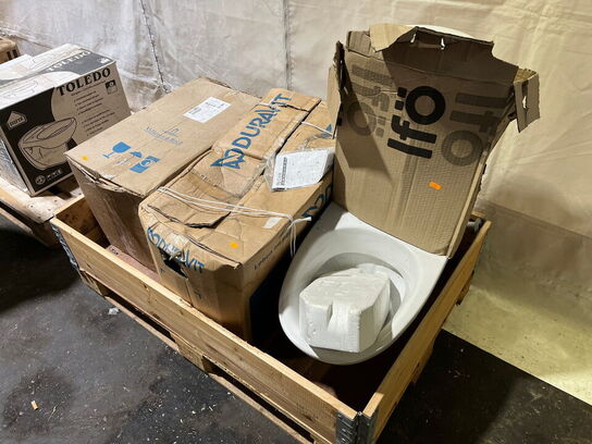 1 stk. toilet, samt 2 stk. toiletkummer til væghængt toilet