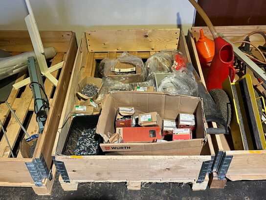 Indholdet på pallen