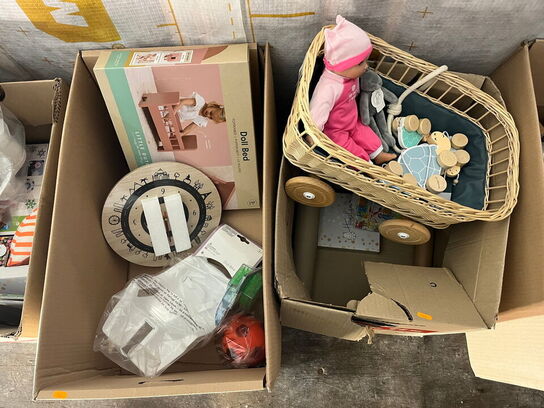 6 stk. kasser med indhold