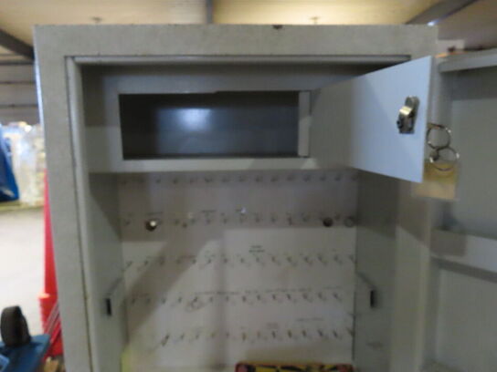 Våbenskab/nøgleskab, SG-2000