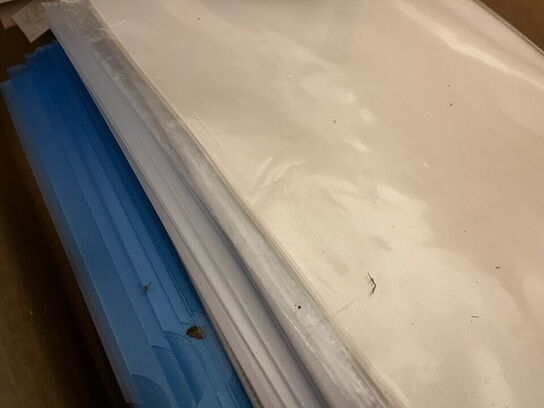 4 stk. kasser med indhold