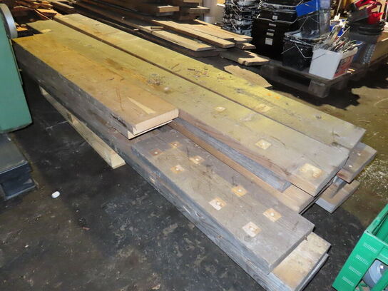 Genbrugstræ, rester af spærtræ mm. 