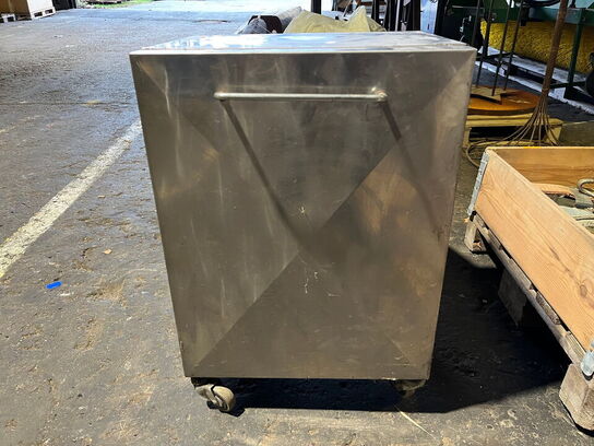 Rustfristål beholder på hjul