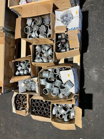 Indholdet på pallen