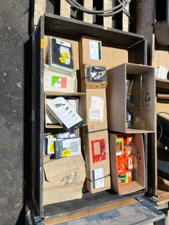 Indholdet på pallen