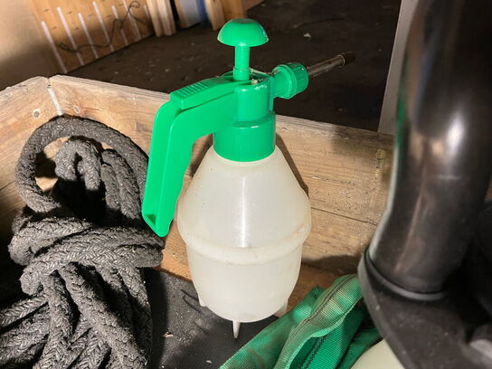 Indholdet på pallen